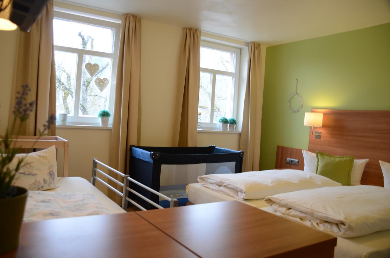 Hotel Mainblick Garni Марктхайденфельд Экстерьер фото